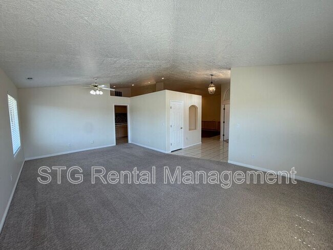 Building Photo - 3182 S Bloomington Dr W
