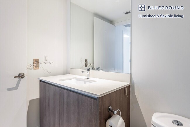 Building Photo - 1501 SW 37th Ave