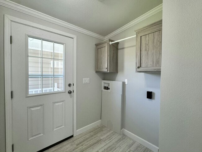 Building Photo - 10792 SW 32nd Ave