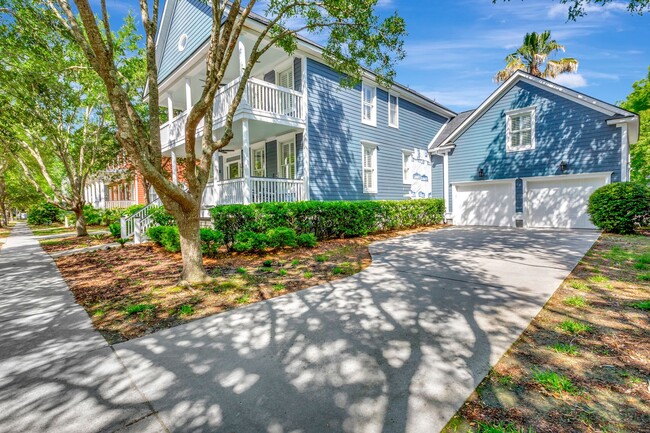 Building Photo - Daniel Island Home