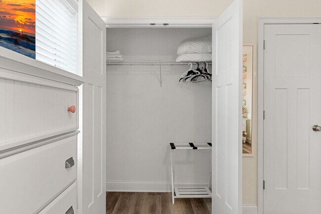 Building Photo - 128 Ashworth Ave