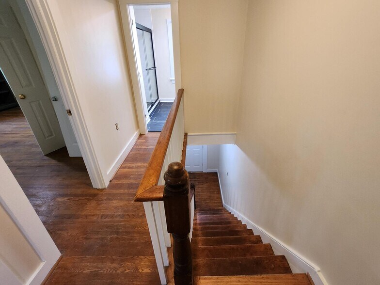 Hallway - 142 Carlton Rd