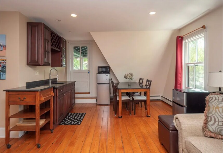 Building Photo - 17 Lincoln St