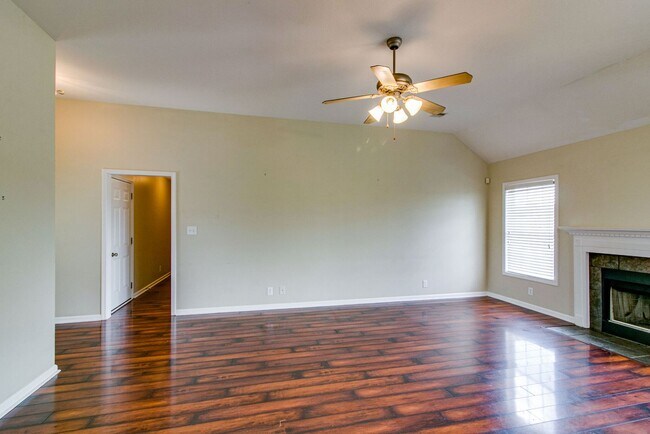 Building Photo - 988 Chardea Ct