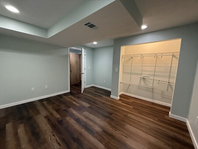 Building Photo - 7276 Tiger Dr