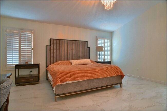 Building Photo - Available to View