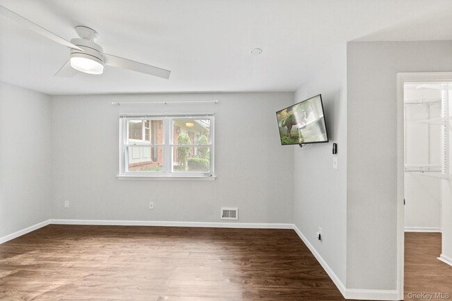 Building Photo - 106 Yorkshire Dr