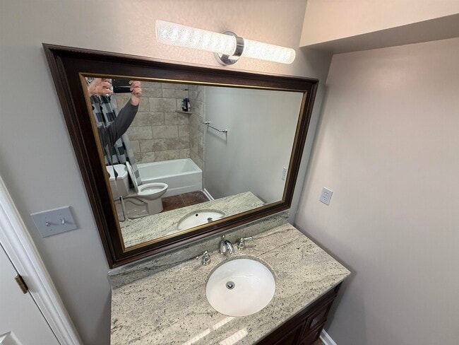 Building Photo - 765 Sweetbrier Rd