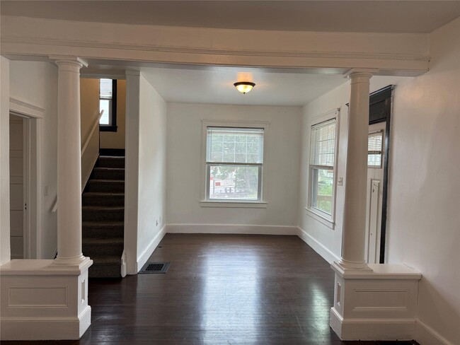 Building Photo - 26 Linden Ave