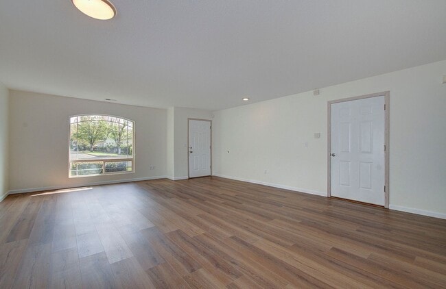 Building Photo - Beautiful Updated 2BR/2BA in 55+ Fisher Landing Community – Available Now!