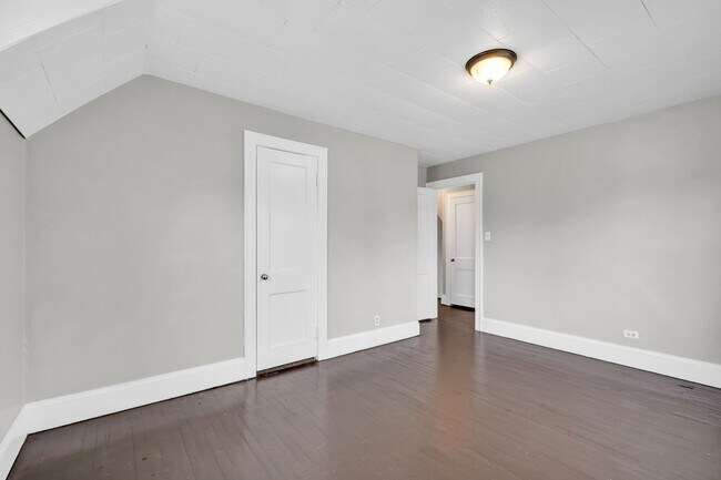 Building Photo - Single Family Home