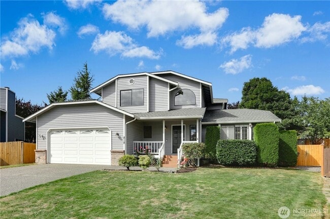 Building Photo - 3 bed 2.5 bath in martha lake neighborhood