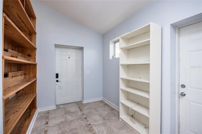 Building Photo - 1421 NW 30th St