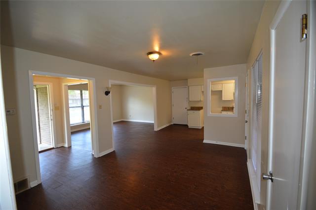 Building Photo - 8108 Redwood Dr