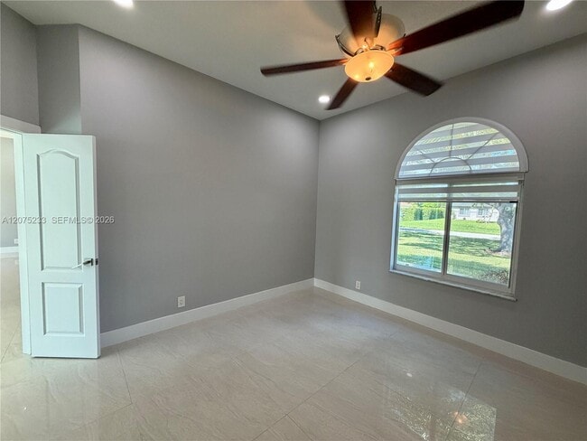 Building Photo - 5600 SW 199th Ave