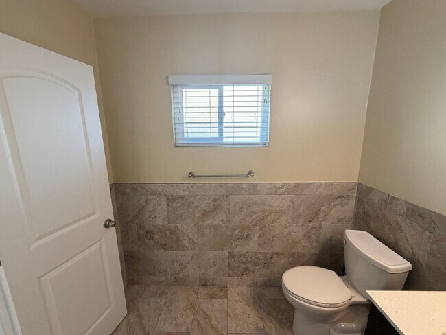Building Photo - 2227 E Westport Dr