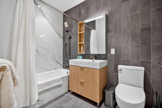 Building Photo - 160 Water St