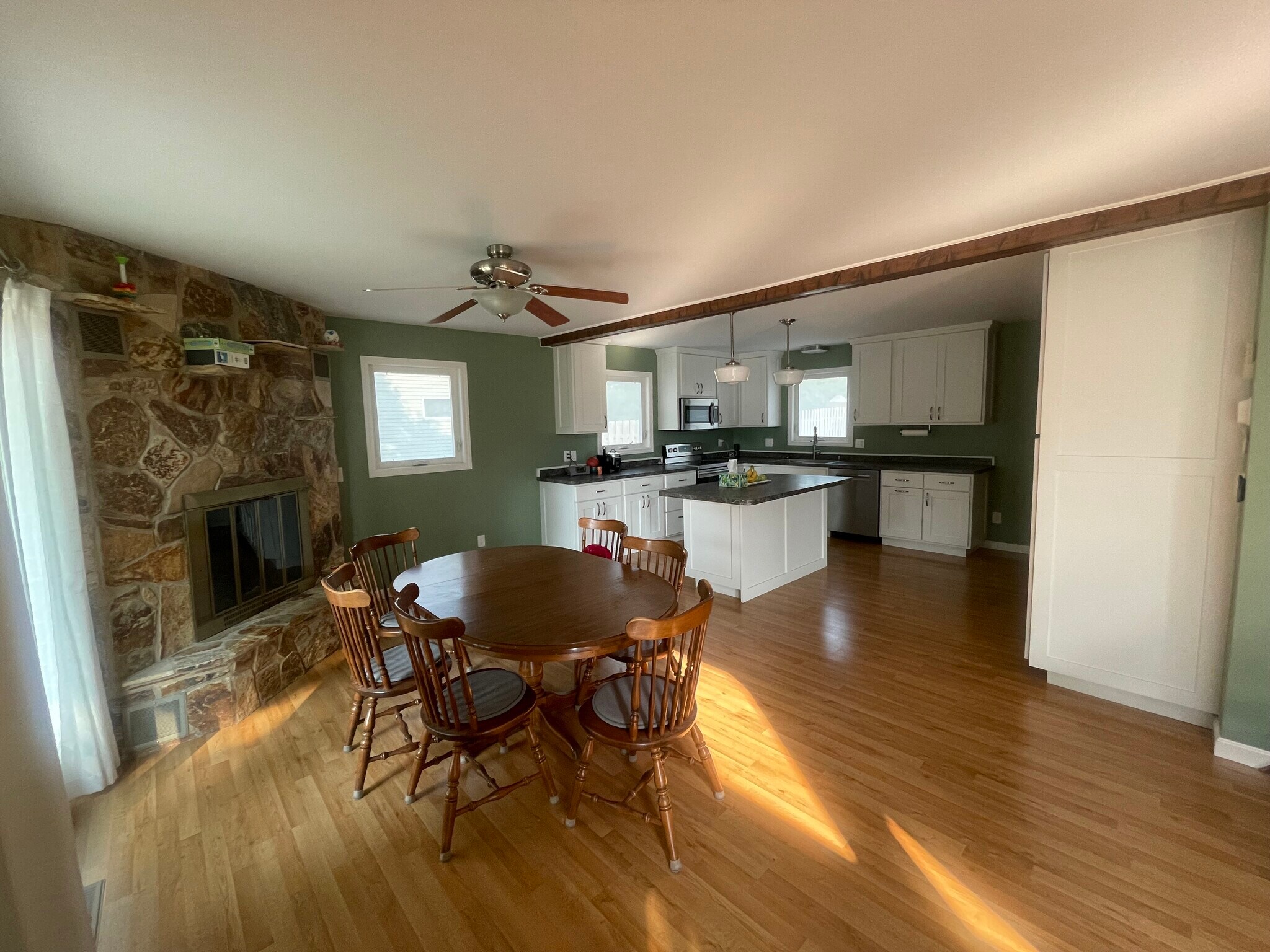 Dining/Kitchen - 622 N Shore Dr