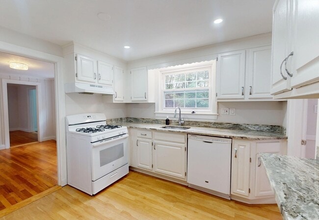 Building Photo - 33 Jackson Rd