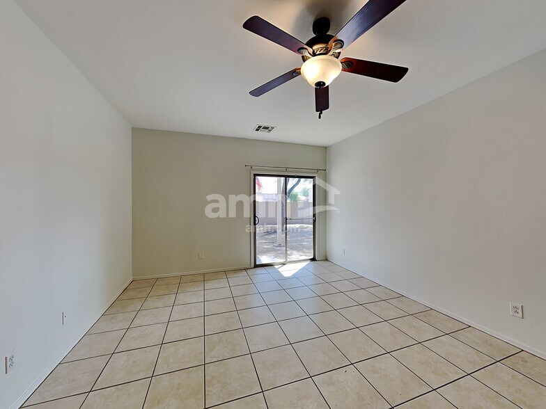 Building Photo - 6513 W Miami St