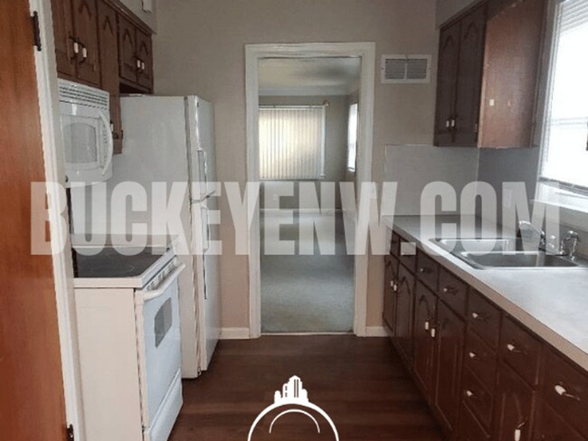 Building Photo - 3 Bed Home -Ottawa Neighborhood
