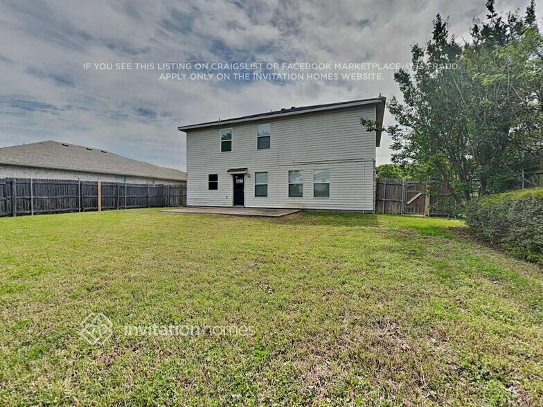 Building Photo - 7914 Modesto Dr