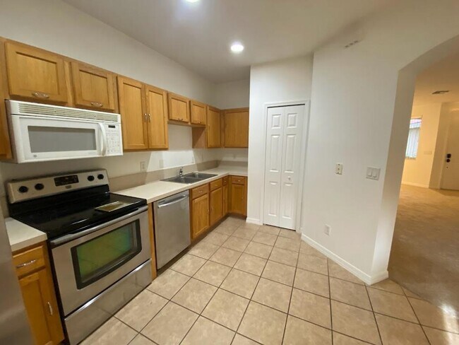 Building Photo - 9634 Roundstone Cir