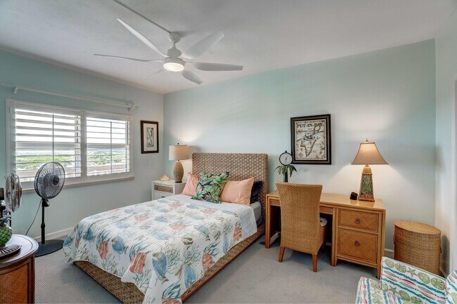 Building Photo - 840 Ocean Dr