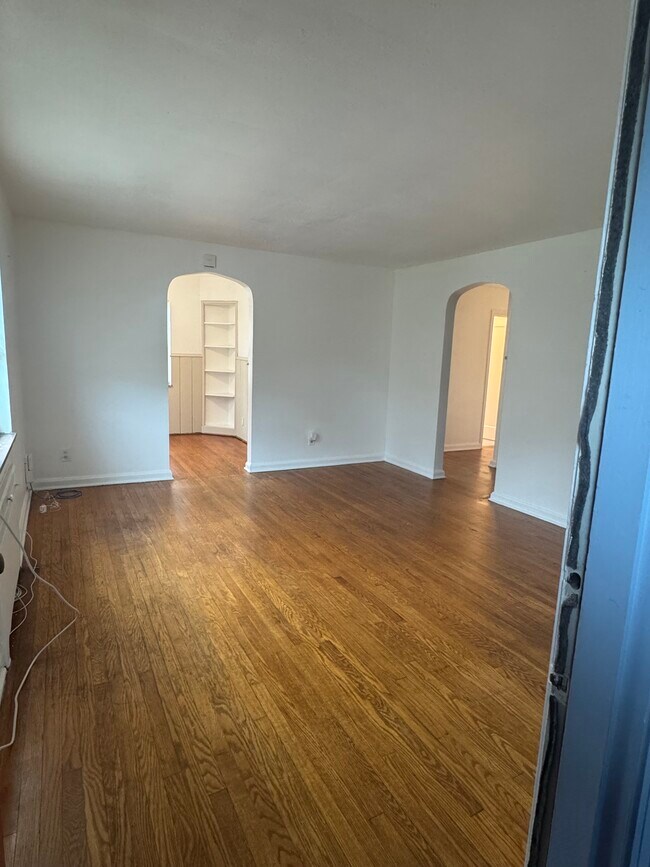 Living Room - 3410 Cleveland Ct