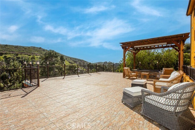Building Photo - 9334 Wayside Dr