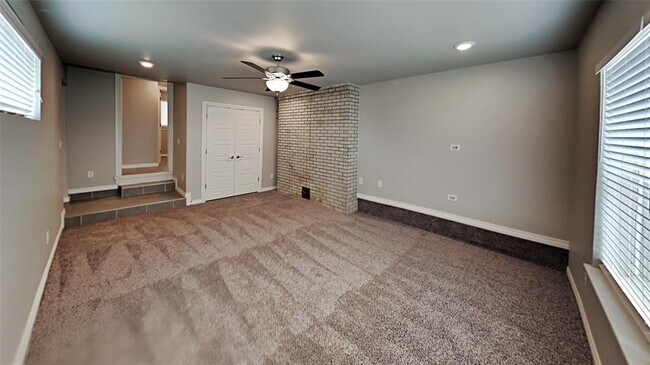 Building Photo - 1409 E Covell Rd