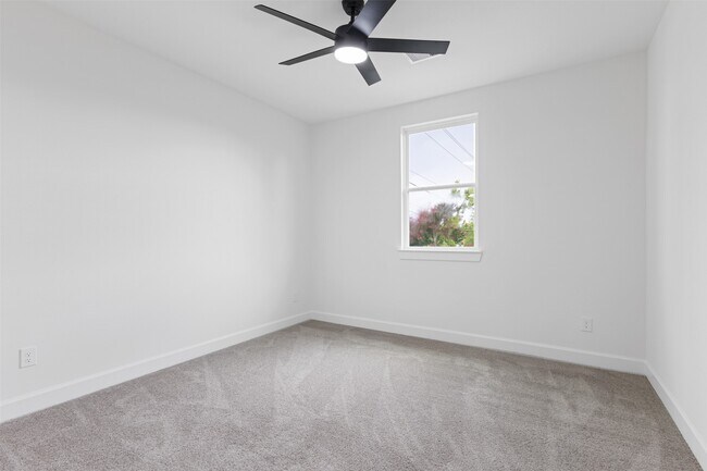 Building Photo - 3613 Gano St