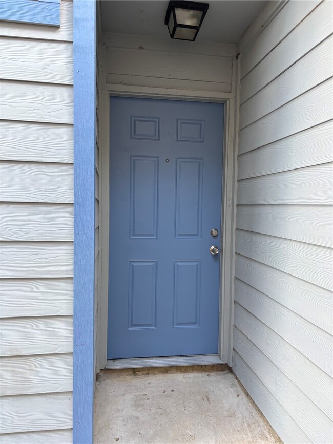 Building Photo - 18619 S Lyford Dr