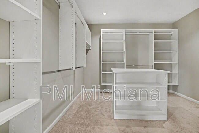 Building Photo - 15888 Muirfield Ct