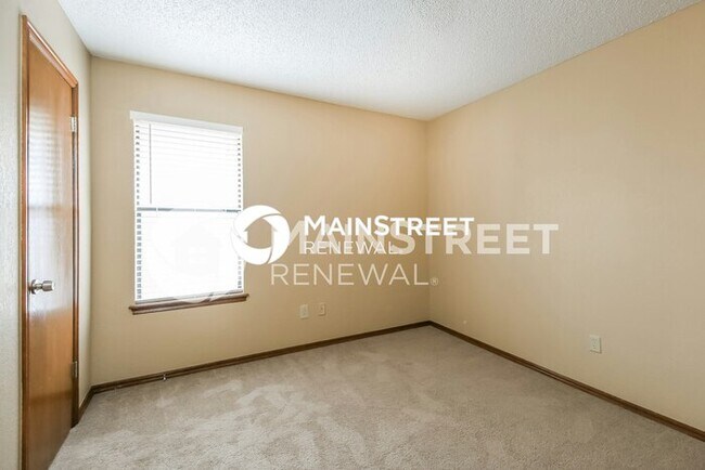 Building Photo - 3 Bedroom Pet-Friendly Home in Moore, OK w...