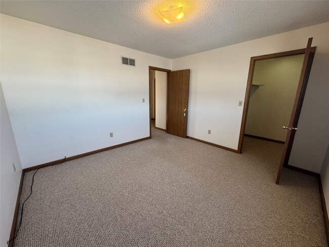 Building Photo - 4024 Canterbury Dr