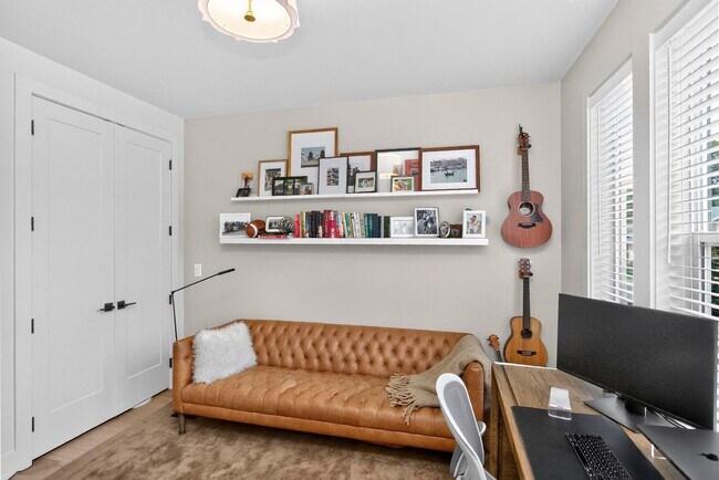 Building Photo - 926A Strouse Ave