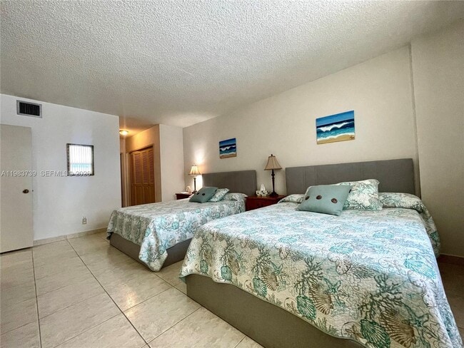 Building Photo - 3725 S Ocean Dr