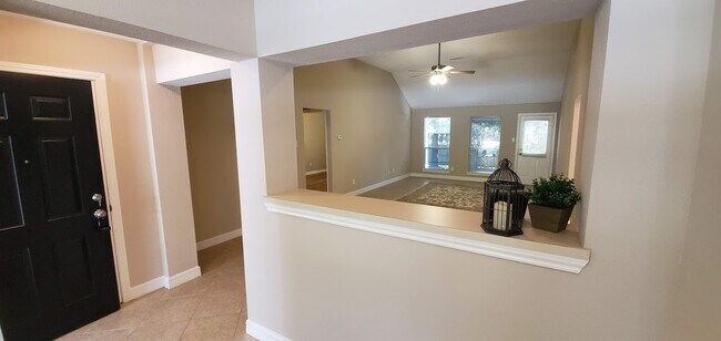Building Photo - 1207 Toby Ln