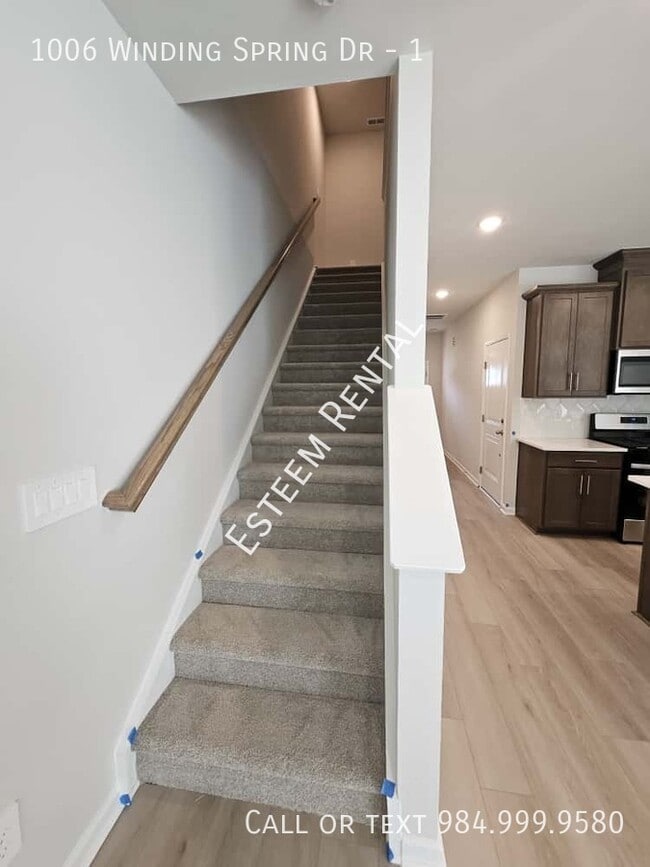 Building Photo - 1006 Winding Spg Dr