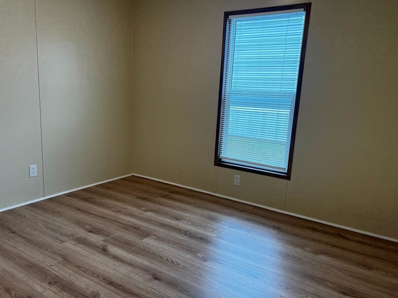 Building Photo - 709 N Collins Fwy