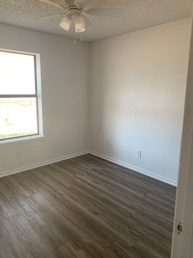 Building Photo - 7633 Thompson Pky