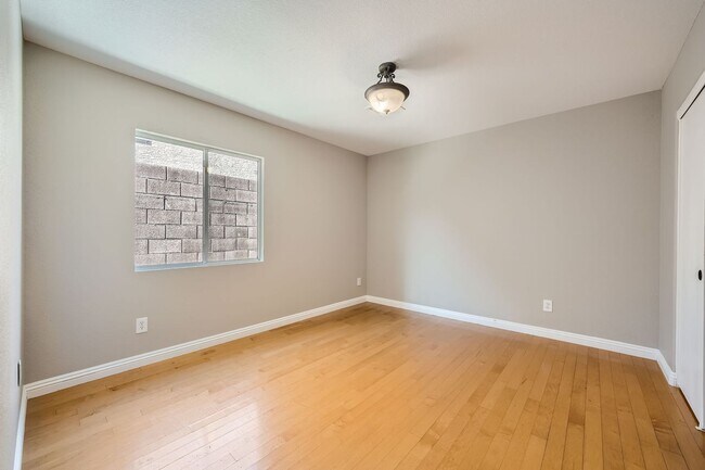 Building Photo - Great Henderson Single Story Home