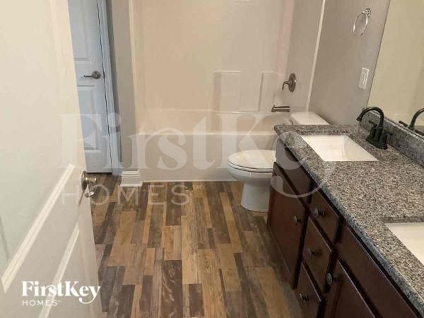 Building Photo - 2602 Beeville Ave