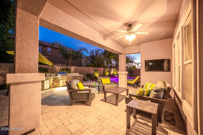 Building Photo - 2681 E Hampton Ln