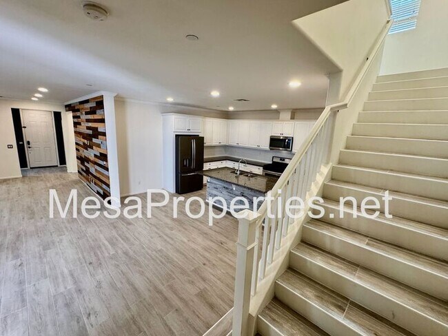 Building Photo - 3134 E La Avenida Dr