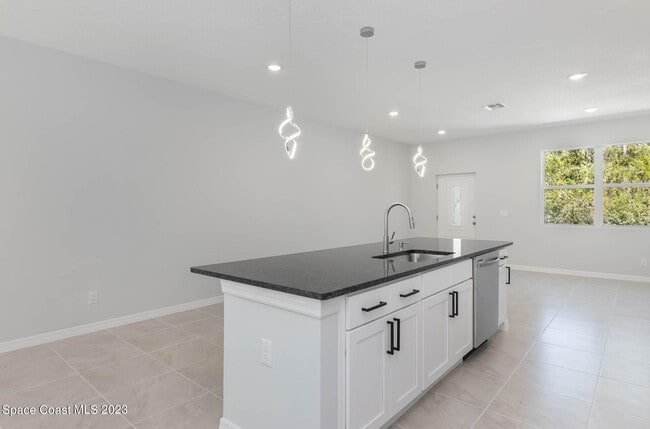 Building Photo - 1808 Pirate Ave SE