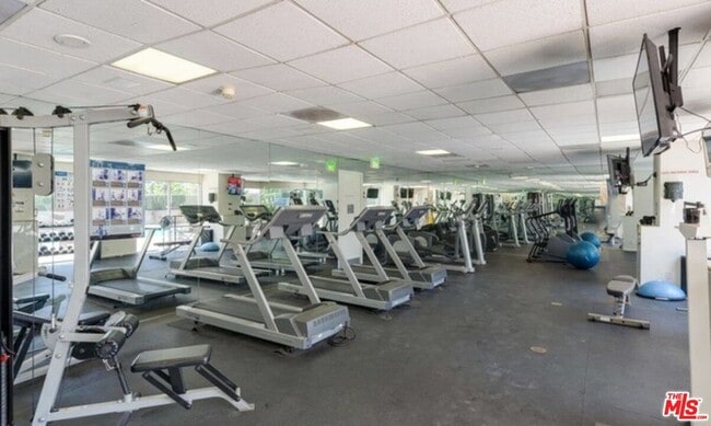 Building Photo - 865 Comstock Ave