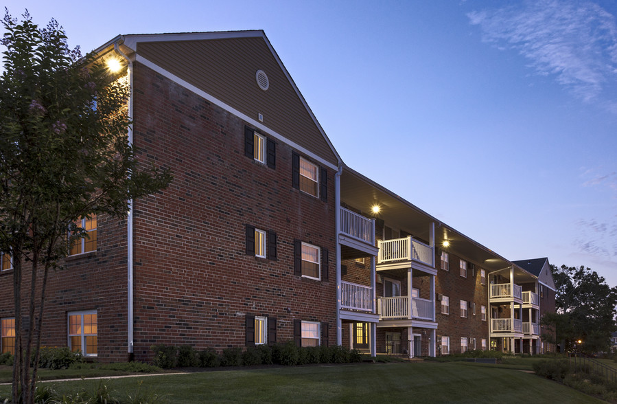 Building Photo - Bayview Court Apartments