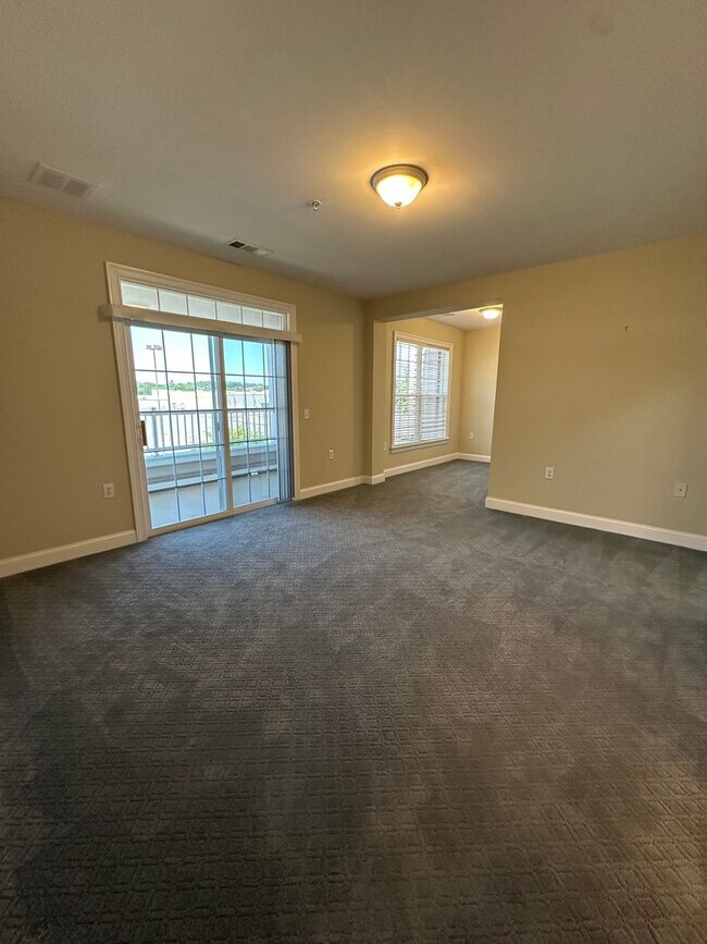 Building Photo - 1501 Glenwood Station Ln
